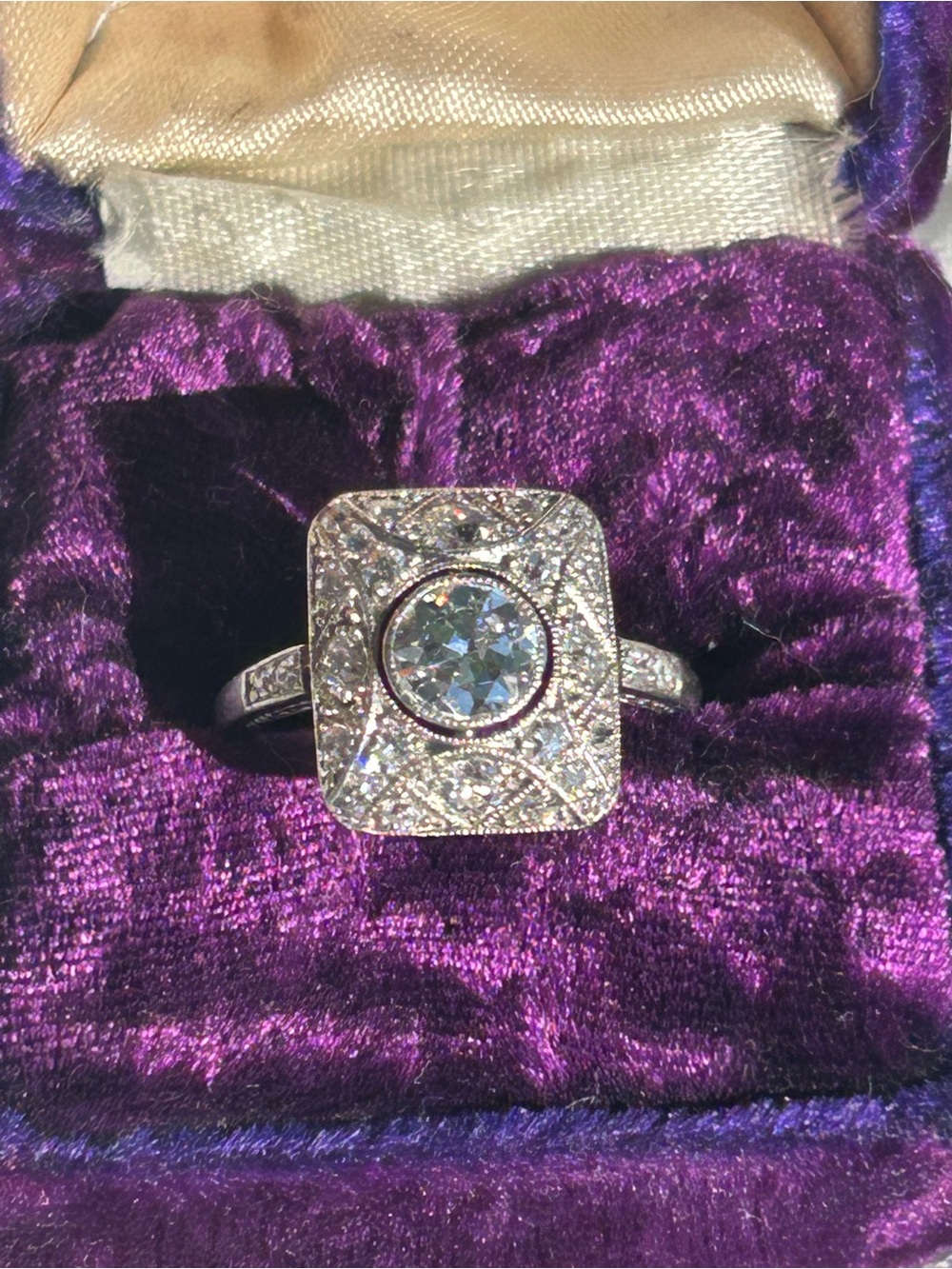 Vintage platinum natural diamond cluster/cocktail ring approx 1 ctw size 6.25